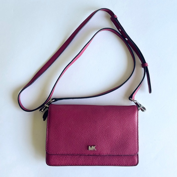 Michael Kors Raspberry Pebble Genuine Leather Crossbody Strap Wallet. - Picture 1 of 13